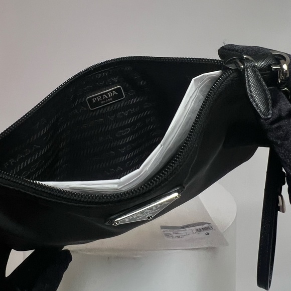 Prada nylon 2021 Tessuto wristlet. Great condition. - Picture 3 of 9